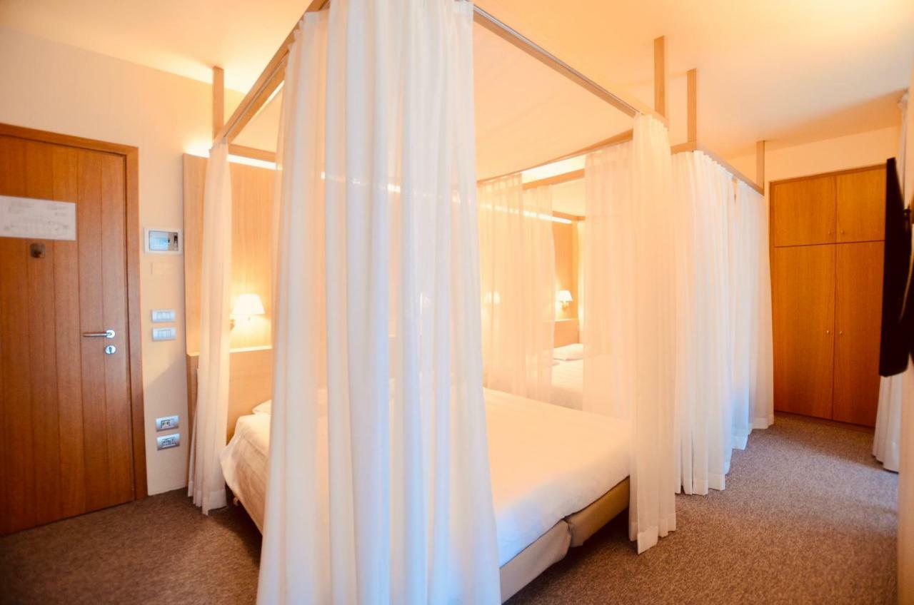 Albergo Sorriso Darfo Boario Terme ภายนอก รูปภาพ
